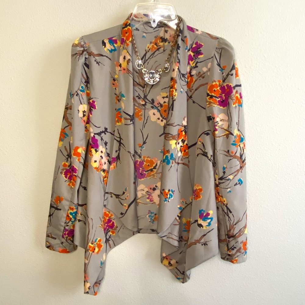 Floral print draped open blazer, lapel collar. By: Darling Size: Small